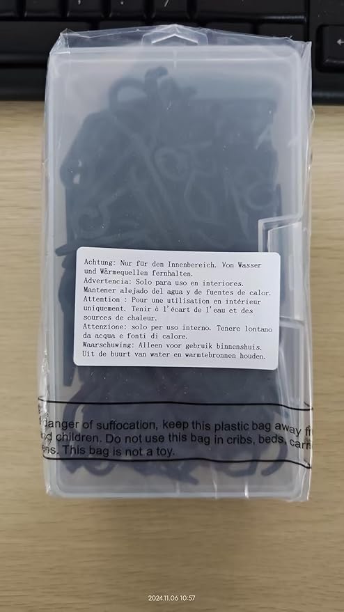 Marsui 120 Pieces Christmas Light Clips Outdoor Gutter Hooks Plastic Seasonal Weatherproof Clips Holiday Fence Hooks for Christmas Roof Tree Outside Hanging String Lights(Black)