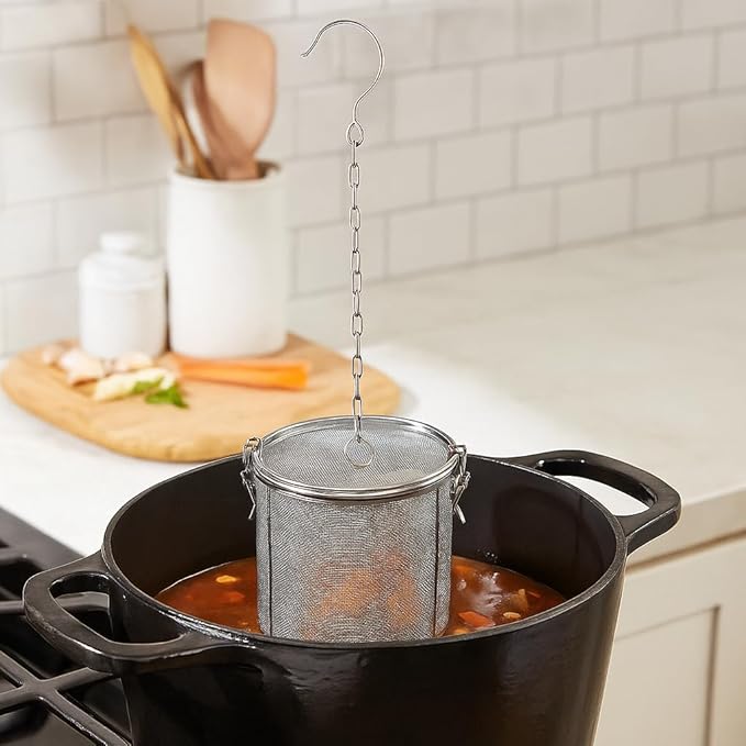 7 Inch Large Capacity Stainless Steel Seasoning Strainer and Spice Filter, Tea Mesh Infuser Strainer with Extended Chain, Reusable Herb Basket for Soup, Stew, Hot Pot, Broth