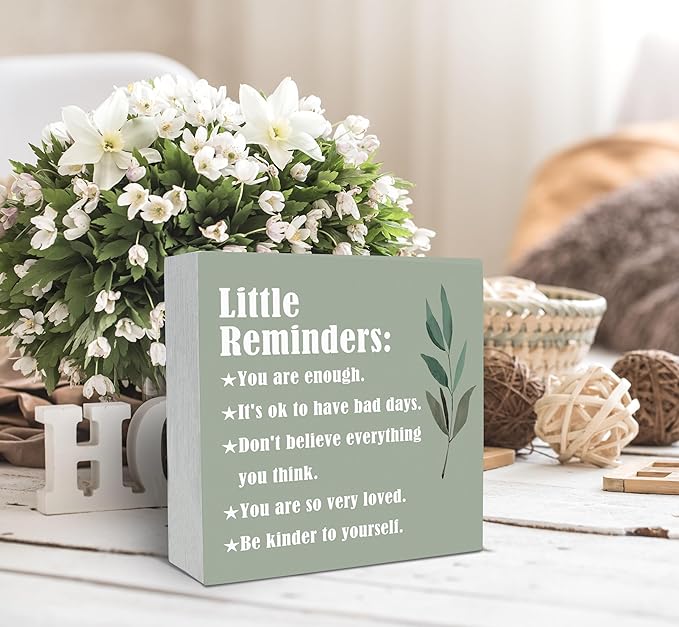 SRADMO Inspirational Little Reminders Wood Box Sign Desk Decor, Inspirational Desk Decor, College Motivational Positive Affirmation Gifts Box Sign For Office Home Dorm Tabletop Shelf Decoration(Greeen)